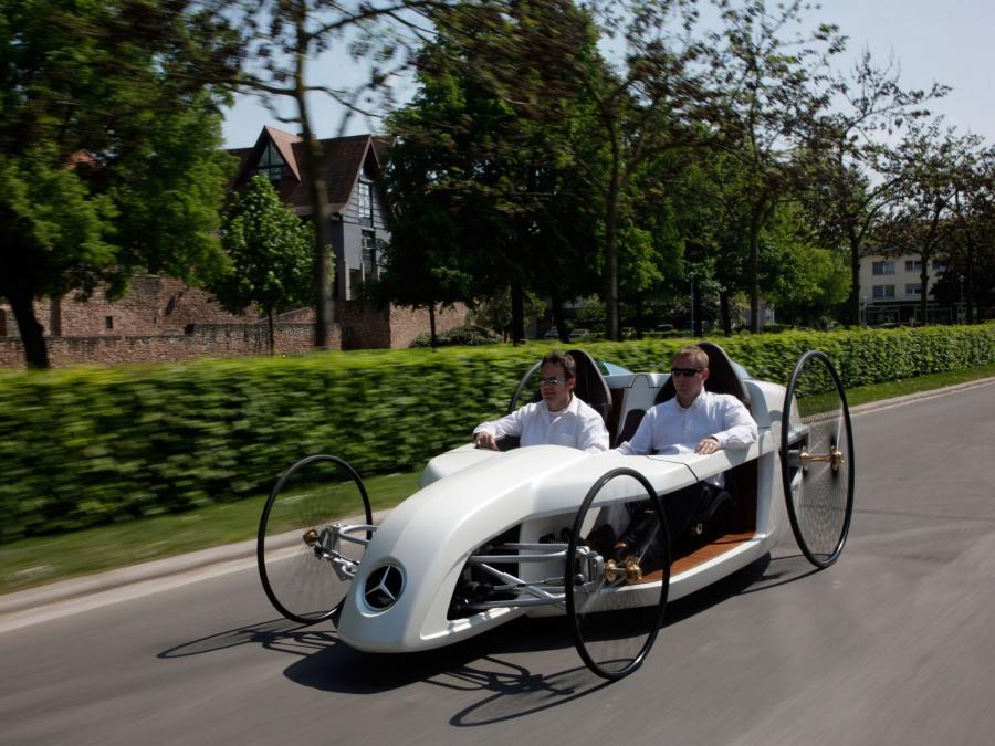  Mercedes-Benz F-Cell Roadster Concept 2009 года  (фото 4 из 23)